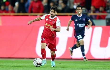 باشگاه ملوان: نه با ستاره پرسپولیس و نه هیچ بازیکن سرباز دیگری مذاکره نکرده‌ایم