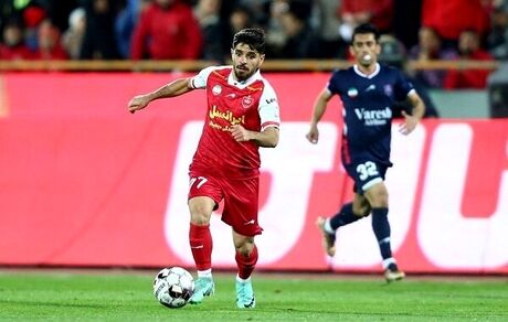 باشگاه ملوان: نه با ستاره پرسپولیس و نه هیچ بازیکن سرباز دیگری مذاکره نکرده‌ایم
