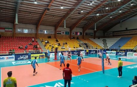 قزاقستان برد و امیدوار ماند / سرمربی ازبکستان از هواداران ارومیه‌ای عذرخواهی کرد