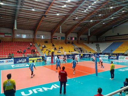 قزاقستان برد و امیدوار ماند / سرمربی ازبکستان از هواداران ارومیه‌ای عذرخواهی کرد