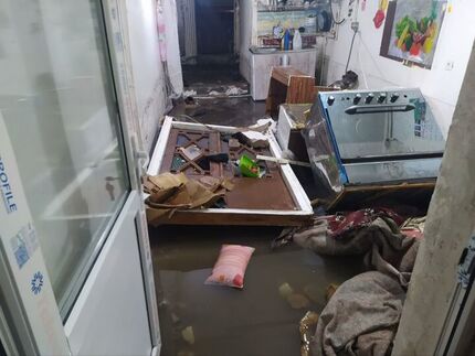 آب گرفتگی ۲۰۰ واحد مسکونی و تجاری در نقاط مختلف شهر مشگین شهر