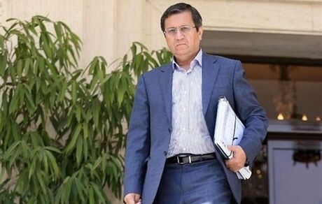 همتی: منتقدان اندکی انصاف و مسئولیت پذیری در تحلیل و سخن گفتن داشته باشند