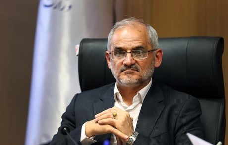 حاجی میرزایی از افزایش نیم نمره ای میانگین امتحانات نهایی امسال خبر داد/ فعالیت آموزشی مدارس در تابستان تخلف است
