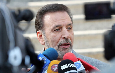 واعظی: دولت در بورس دخالت نمی‌کند