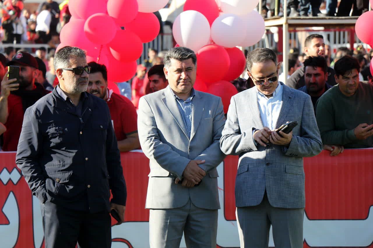 جشن قهرمانی باشکوه ولی نیمه تمام تیم فوتبال تراکتور