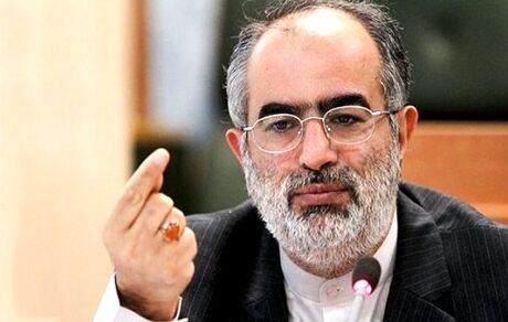 آشنا: دشمن با موشک های نقطه‌زن رسانه‌ای ما را هدف گرفته است