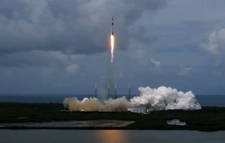  88 ماهواره اینترنتی به فضا رفت