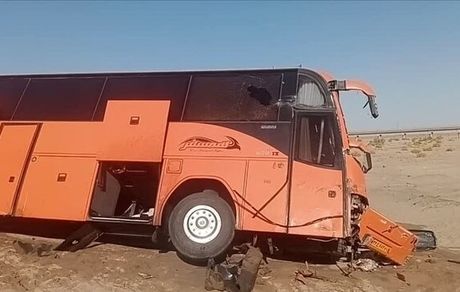 واژگونی اتوبوس در محور یزد به طبس ۱۰ کشته و ۴۱ مصدوم برجای گذاشت