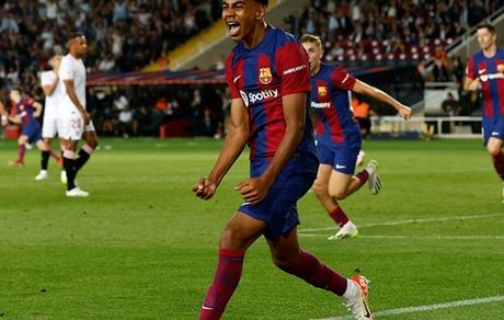 پیشنهاد ۲۲۰ میلیون دلاری پاری‌سن‌ژرمن برای بازیکن ۱۶ ساله بارسلونا!