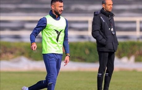 مس رفسنجان بازیکن نساجی را خرید