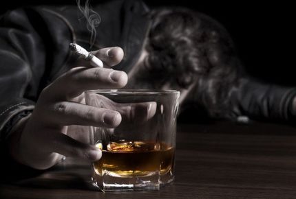 نرخ شیوع الکل در کشور بین ۹ تا ۱۰ درصد/«صیغه‌یابی» آسیب در حال گسترش در فضای مجازی/نگرش ۲۷ درصد مردم به مصرف مواد مخدر، مثبت است