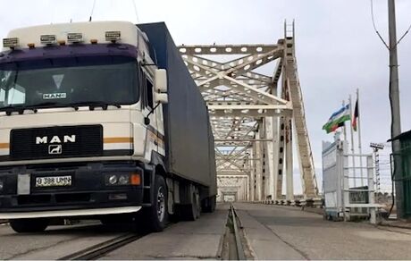 مشکل کامیون‌های ایرانی در ازبکستان به‌زودی برطرف می‌شود