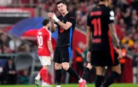 لیگ قهرمانان اروپا: کامبک برد دیوانه‌وار بارسلونا در پرتغال / لیورپول رکورد ۱۰۰ درصد برد را حفظ کرد / لورکوزن بازی برده را باخت