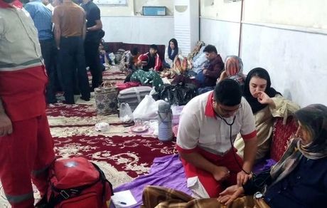 انحراف یک اتوبوس در محور بجنورد-آشخانه / ۴۰ مسافر در مسجد اسکان یافتند