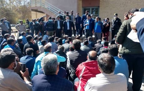 سرپرست صندوق بازنشستگی فولاد با حضور در شرکت زغالسنگ با سعه صدر به پرسش های کارگران پاسخ داد