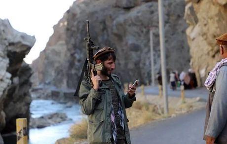 طالبان ۲۷ افغانی را در ملاء عام شلاق زد