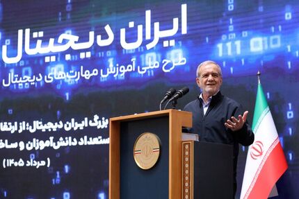 رئیس جمهور: ایران برای تمام مردم ایران است و به گروه یا جناح خاصی تعلق ندارد