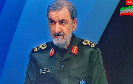 محسن رضایی: نباید دچار غفلت شویم / ضربات سنگینی به دشمن زدیم