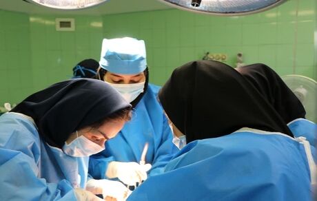 خارج کردن یک توده ۴ کیلویی از شکم یک بانوی بابلی