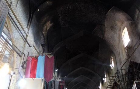 بازار وکیل شیراز در آتش‌سوزی آسیب جدی ندید