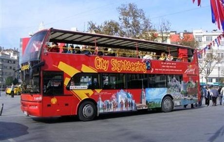 اجرای طرح اتوبوس مشهدگردی در نوروز ۱۴۰۱/ چهار ایستگاه استقبال از زائر در محورهای ورودی شهر