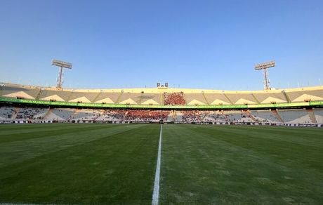 علی کریمی در ورزشگاه آزادی هم تشویق شد + ویدئو