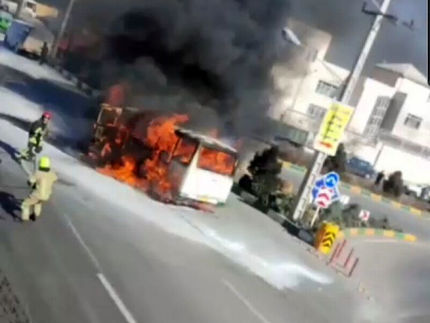 دو مینی‌بوس بدون مسافر در مشهد آتش گرفتند