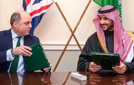 عربستان و انگلیس، همکاری دفاعی امضا کردند