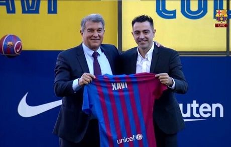 ژاوی: باید اختلافات را از بین ببریم/ بارسلونا بازیکنان خوبی دارد