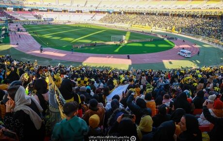 سپاهان با بانوان تماشاگر، پرسپولیس را برد / سرخ‌پوشان از جمع مدعیان فاصله گرفتند