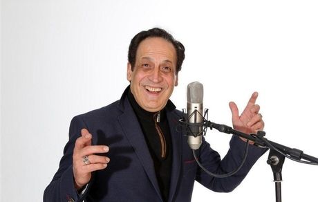 ویدیو| شیرجه مجری تلویزیون بر روی آنتن زنده هنگام خداحافظی!