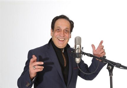 ویدیو| شیرجه مجری تلویزیون بر روی آنتن زنده هنگام خداحافظی!