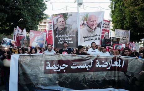 تظاهرات در یک کشور آفریقایی دیگر / تونسی‌ها بدنبال اعتصاب سراسری