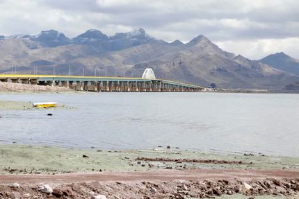 معاون رئیس جمهور: متعهد به تأمین اعتبارات نقدی برای احیای دریاچه ارومیه هستیم