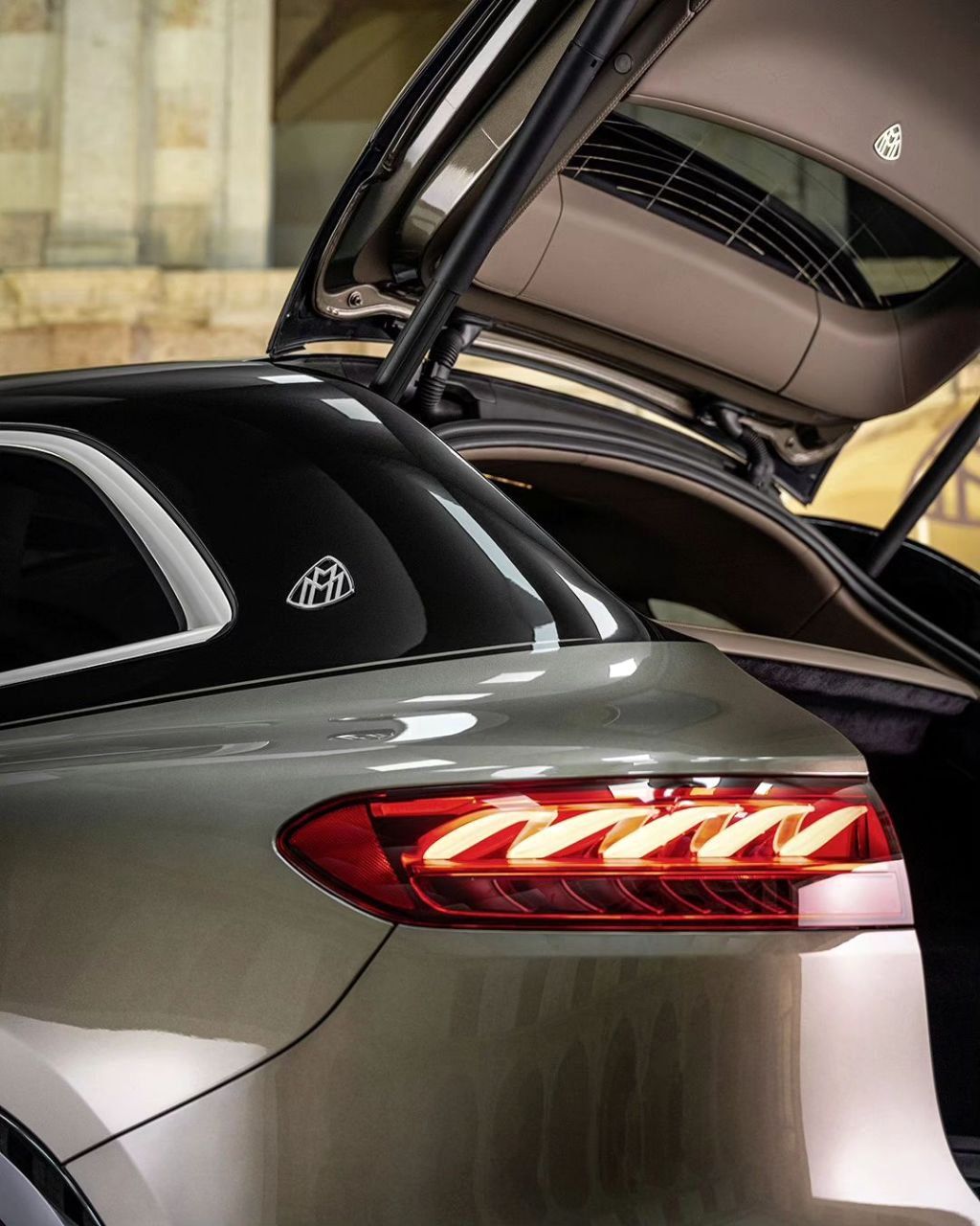 مرسدس بنز لوکس EQS SUV Maybach