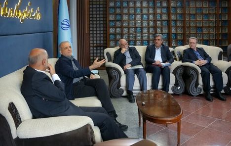 رئیس جمهور: اولویت جدی دولت، توجه ویژه به حوزه اشتغال و جلوگیری از بیکاری در شرایط جنگ است