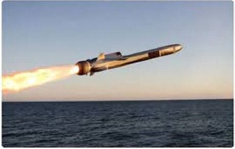 یمن: حمله به ناو هواپیمابر «آیزنهاور» در دریای سرخ / آمریکا: تکذیب می‌کنیم