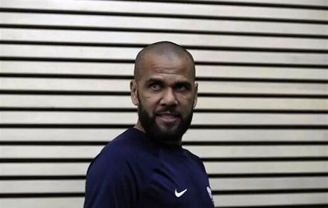 همسر دنی آلوز درخواست طلاق داد