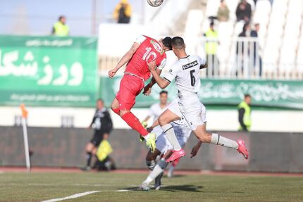 پرسپولیس باز هم از کرنر گل خورد و آلومینیوم را نبرد / قرمزها با تساوی به دربی رسیدند