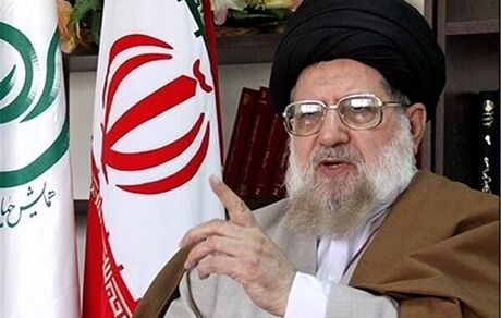دخالت دادن روحانیون در تدوین قانون اساسی از کارهای مدبرانه امام بود