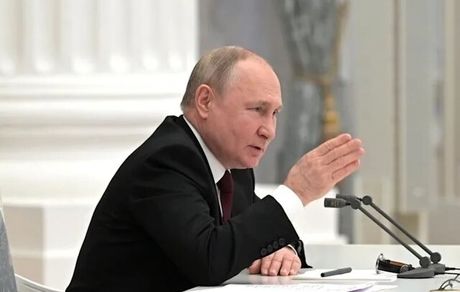 پوتین فعالیت در بورس‌های خارجی را ممنوع کرد