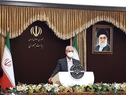 تجمع و میتینگ در فضای بسته ممنوع است / برخی‌ کاندیداها هیچ حرفی جزو نفی دولت نداشتند / دولت اجازه نداد ایران فرو بریزد / وقت پاسخگویی برای دولت کم بود 