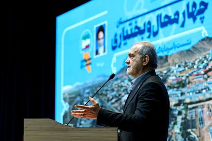 انتقاد رئیس جمهور از تعدد سامانه‌ها و مراجعه‌های پی‌درپی دستگاه‌های نظارتی و اجرایی به واحدهای تولیدی و صنفی 