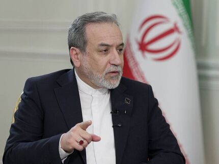 عراقچی: جهان در حال نظاره بر عمل آمریکا به تعهداتش است