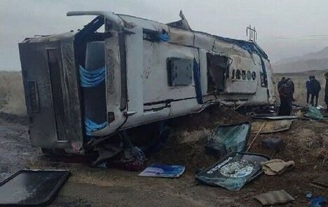 واژگونی یک دستگاه اتوبوس در محور فولادشهر ـ نجف‌آباد / ۶ نفر مصدوم شدند