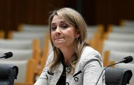 قطع اینترنت یک مسئول استرالیایی را وادار به استعفا کرد