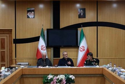 رئیس جمهور: پیروزی نیروهای مسلح در میدان نبرد، در عرصه دیپلماسی نیز تکمیل و حقوق ملت ایران از موضع عزت و اقتدار تثبیت شود