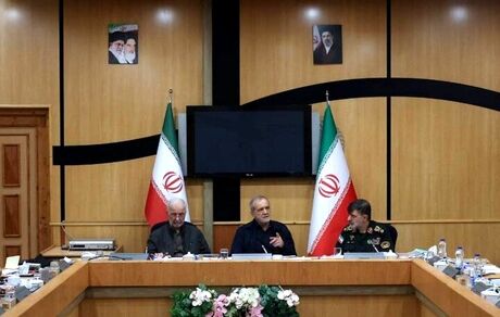 رئیس جمهور: پیروزی نیروهای مسلح در میدان نبرد، در عرصه دیپلماسی نیز تکمیل و حقوق ملت ایران از موضع عزت و اقتدار تثبیت شود