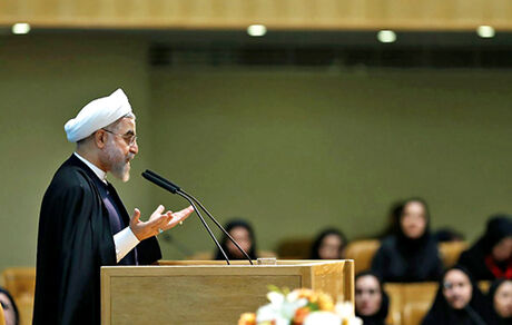 
چرا با همه پُرسی مخالف‌اند؟
