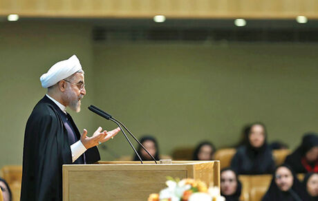 
چرا با همه پُرسی مخالف‌اند؟
